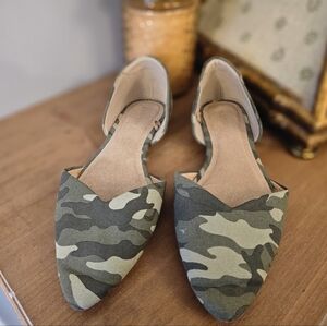 Camouflage Pointed Flats